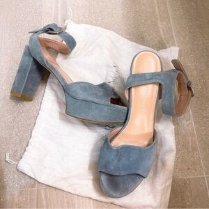 Authentic Stuart Weitzman blue suede block heel sandals size 7.5